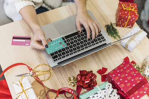 Los españoles gastarán una media de 240 euros en regalos en las Navidades de 2025